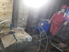 Демонтаж монолитного Ж.Б. поворотного канализационного коллектора канализационной камеры