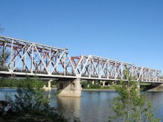 Алмазная резка береговых пролетов железнодорожного моста канатными стенорезными системами